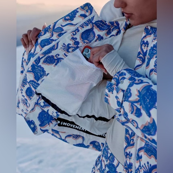 FP Movement Women's Bunny Slope Printed Puffer Jacket - Picture 4 of 13